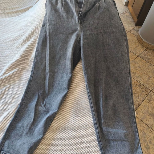 Carrot gray pants like new, size Medium/Large, elastic