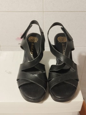Ragazza leather platform sandals size 39 new, black