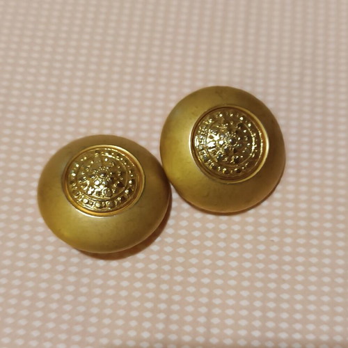 Clip earrings vintage used