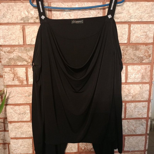 Women's fantastic set like new, black
