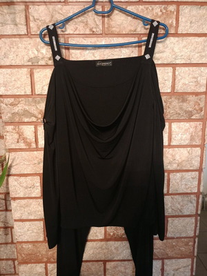 Women's fantastic set like new, black