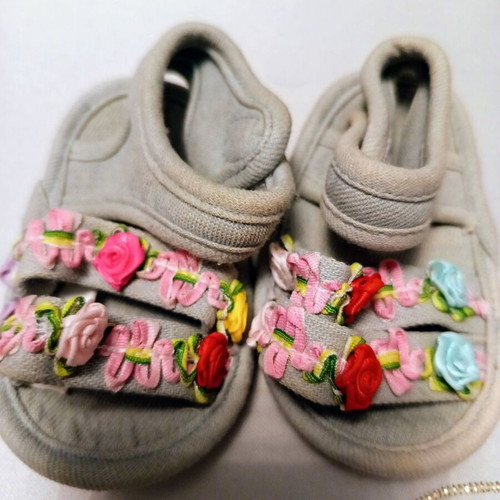 Baby summer set for girls 1-6 months used, Minnie Mouse cap and sandals