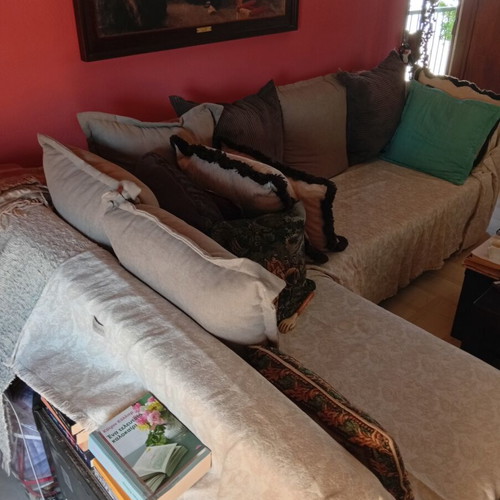 Corner sofa in excellent condition, 2 years old, greige color