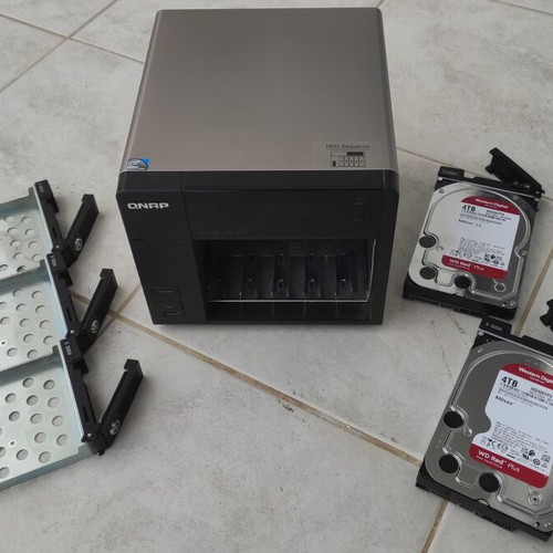 QNAP TS-559 Pro+ NAS used with 8TB storage and 2 WD RED 4TB drives