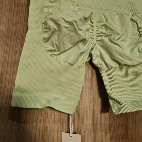 Thrivin Sculpting High Waist Scrunch Shorts new, pistachio color