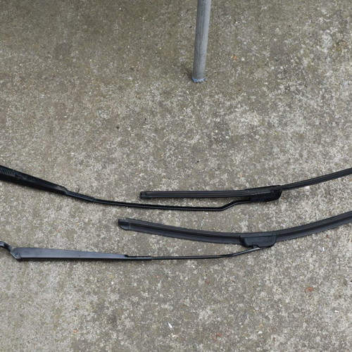 VW Golf 4 wiper blades used with arms complete