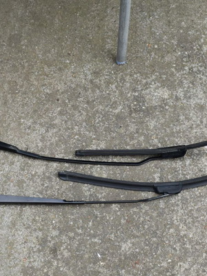 VW Golf 4 wiper blades used with arms complete