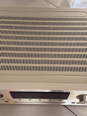 Marantz SR6300 amplifier