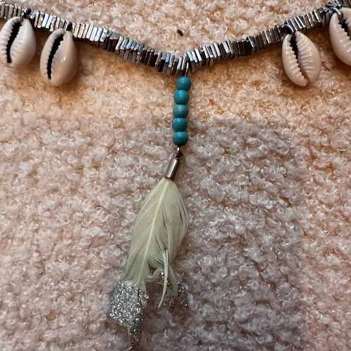 Long handmade necklace like new with shells and feathers green