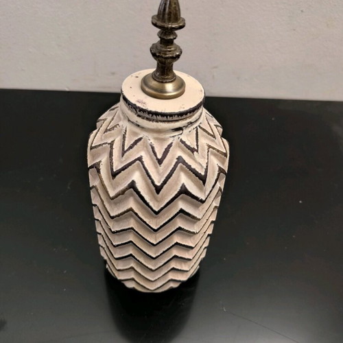 Decorative vase with lid like new with bronze handle