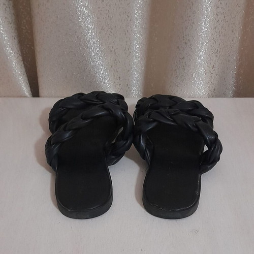 Slippers black leather women's used, size 36, braided straps