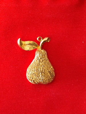 Vintage pendant gold pear shaped like new without chain