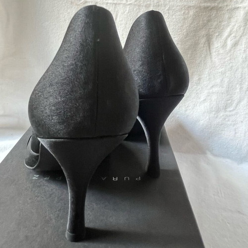 Pura López 36.5 Black Satin Fabric Pumps Like New