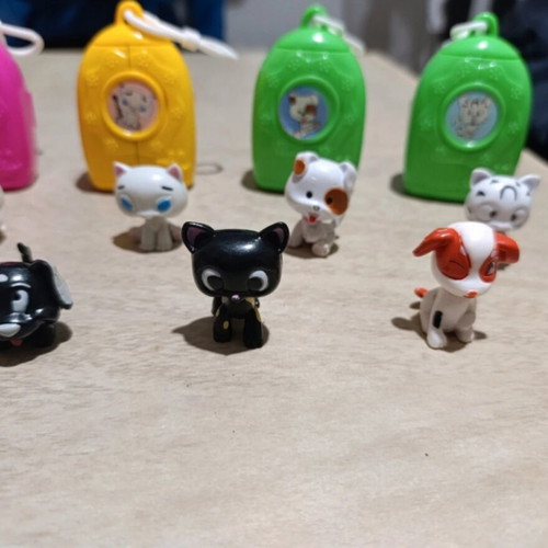 Pet Surprise Candy Toys Dogs like new, collectible miniatures