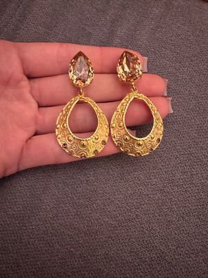 Earrings unused