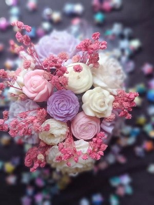 Handmade Jasmine Scented Candle Bouquet 250gr in Purple
