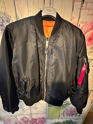 Alpha Industries Men's Black XL Bomber Jacket Used