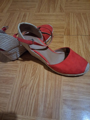 H&M Coral Summer Platform Sandals Size 38 Used
