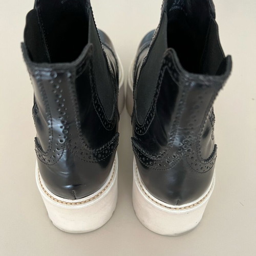 Hogan Chelsea brogue boots used, black with white chunky sole, size 37.5