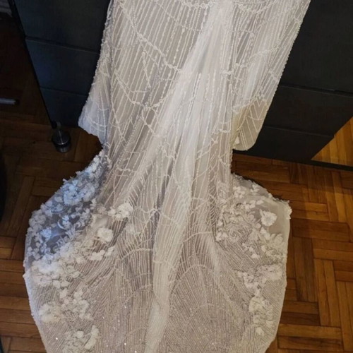 Gorgone Wedding Dress like new with 3D flowers and fine beads