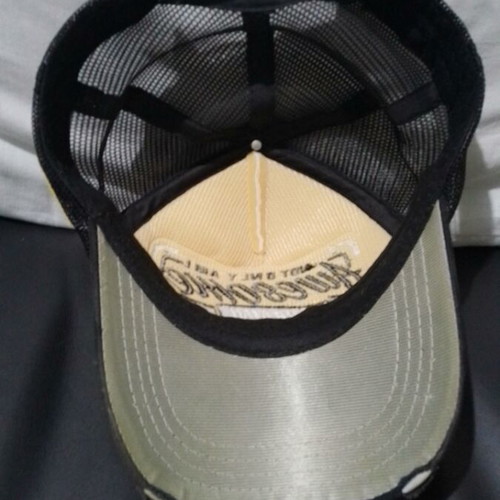 Hat like new, black and white, one size