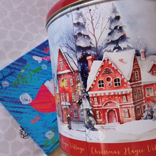Tin box like new decorated for biscuits