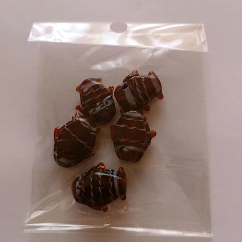 Glass beads fish-shaped, pack of 5, bordeaux color