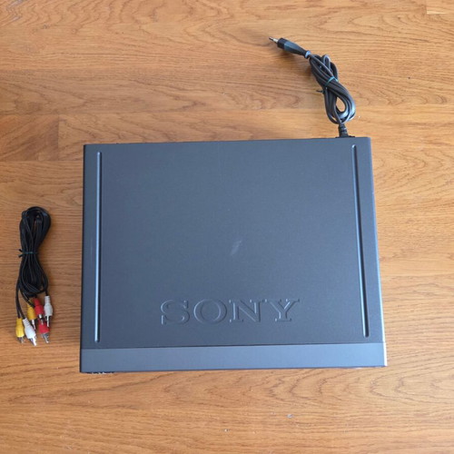 Sony SLV-ED1 VCR VHS player used, includes AV cable