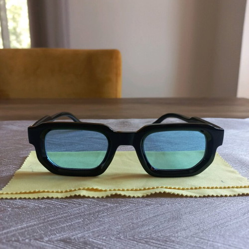 Women's sunglasses like new