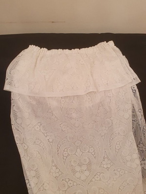 White curtain used, height 270, length 250