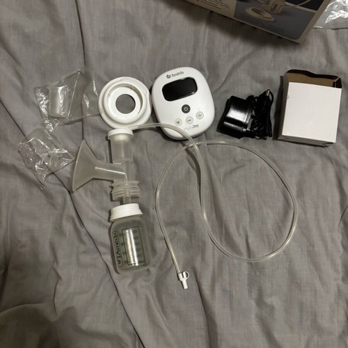 Ameda hospital breast pump like new with two flanges