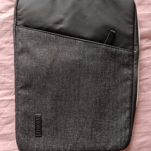 Laptop case 15" like new, grey with soft lining and pockets