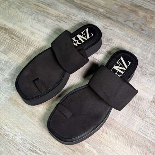 Zara slip-on sandals black fabric strap toe loop flat mules EU 40