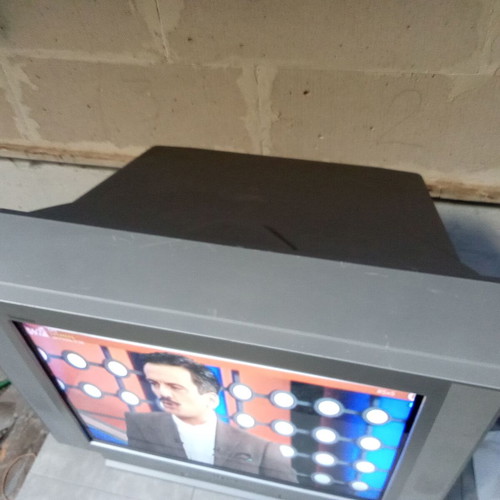 Sony Trinitron KV-25F X30 silver TV used, ideal for 1990s video games