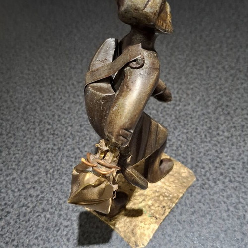 Handmade bronze vintage figure sculpture like new