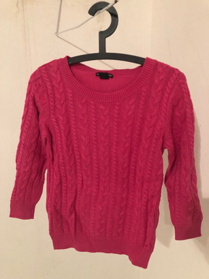 H&M pullover used in excellent condition, size XXS