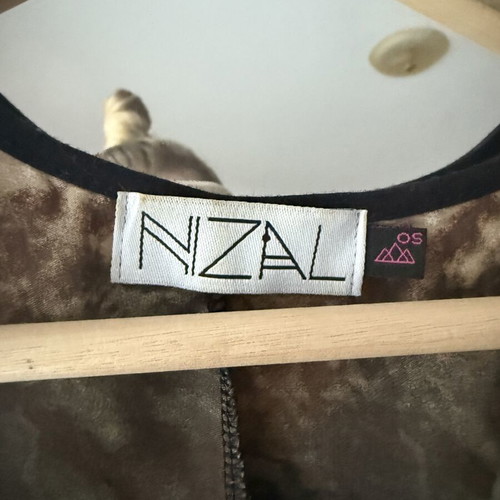 Nzal blouse like new, size S-M, black multicolor