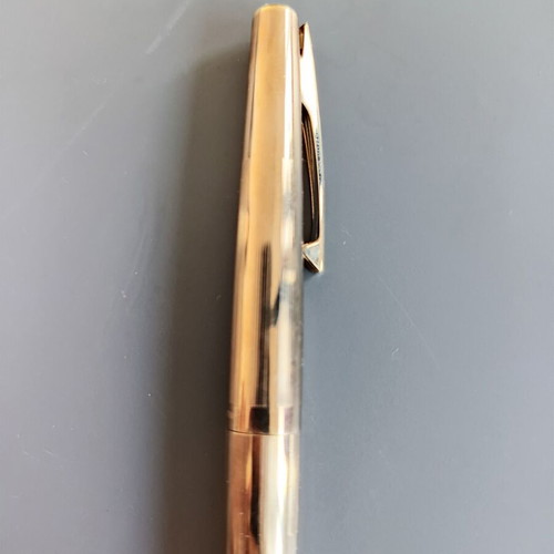 Sheaffer Stylist 777 Vintage Fountain Pen 14K Gold Nib like new with case