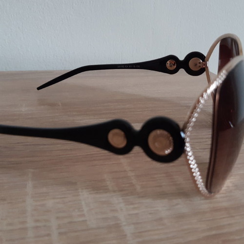 Sunglasses (final price)