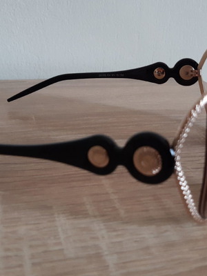 Sunglasses (final price)