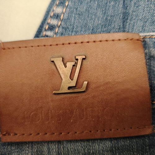 Louis Vuitton women's 3/4 denim jeans new, size 38, blue