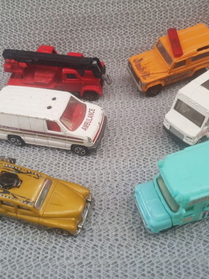 Πακέτο 6 μεταχειρισμένα αυτοκινητάκια Matchbox Majorette