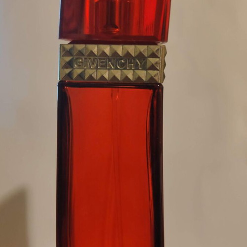 Givenchy Absolutely Irresistible EDP 75 ml used for women