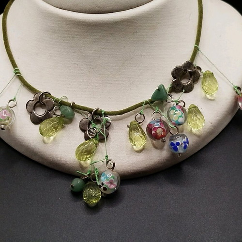 Pendant new handmade with crystals, Murano glass and metal daisies