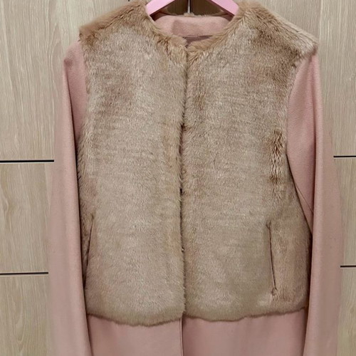 Zara medium coat with fur like new