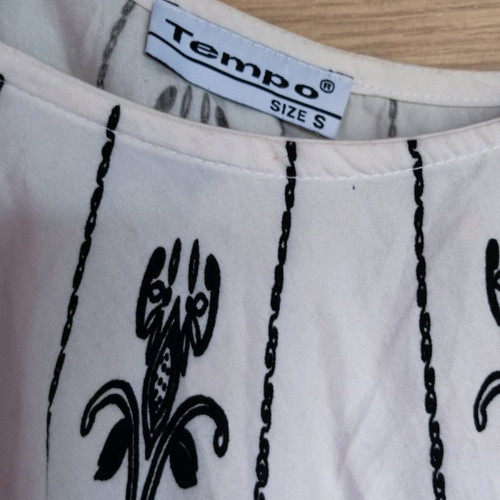 Tempo midi skirt size Small for black and white outfits