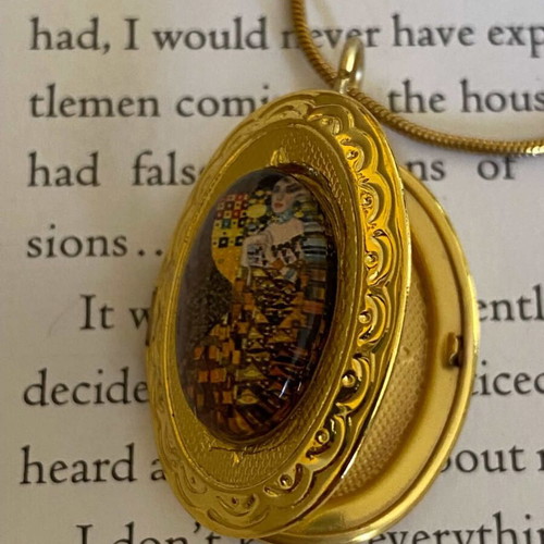 Statement locket necklace gold plated with Woman in Gold portrait