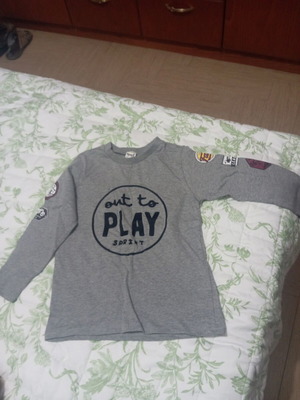 Sprint Long-Sleeve Kids T-Shirt Size 5 Years Gray Like New