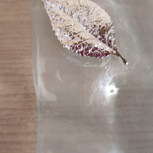 Glass Serving Tray like new, 35x25 cm, wavy design with silver leaves