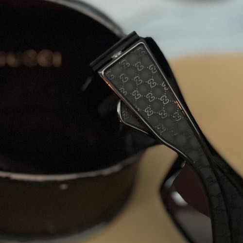 Gucci sunglasses, black